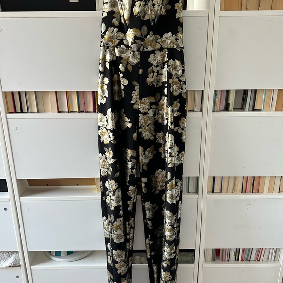 Black Halo Black and Gold Floral Jumpsuit NWT - Picture 3 of 4